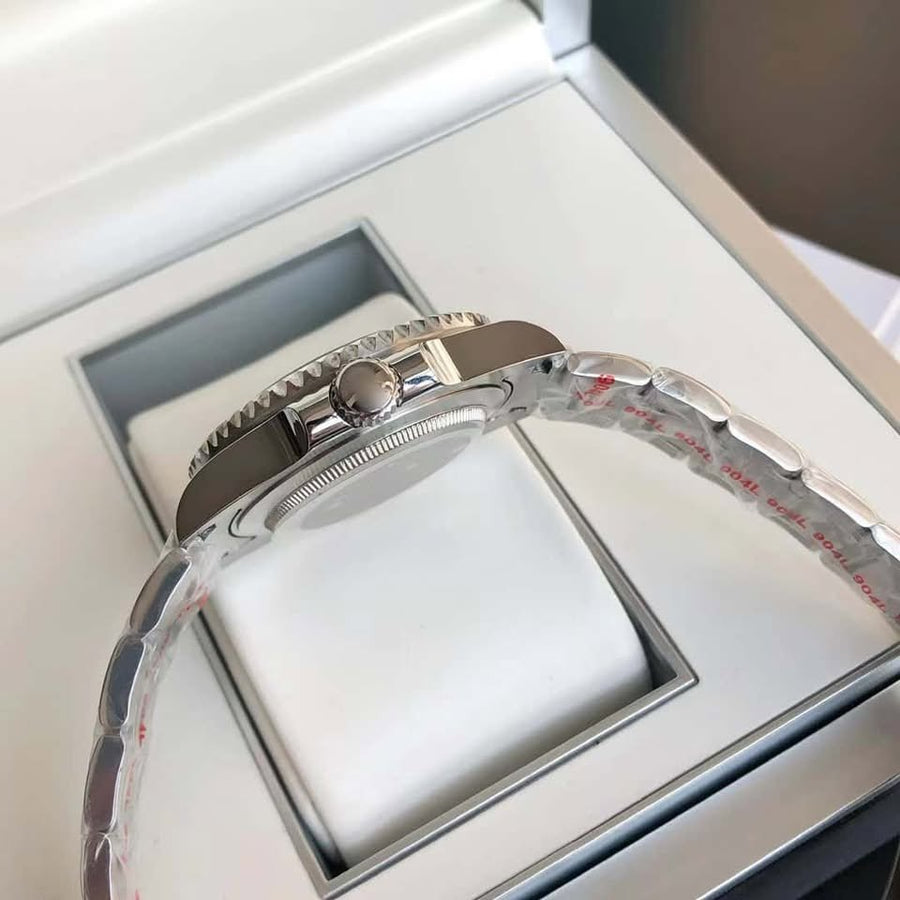 MONTRE DE LUXE SUBMARINER