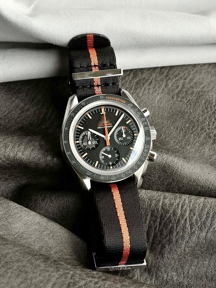 MONTRE DE LUXE & BRACELET EN TISSU