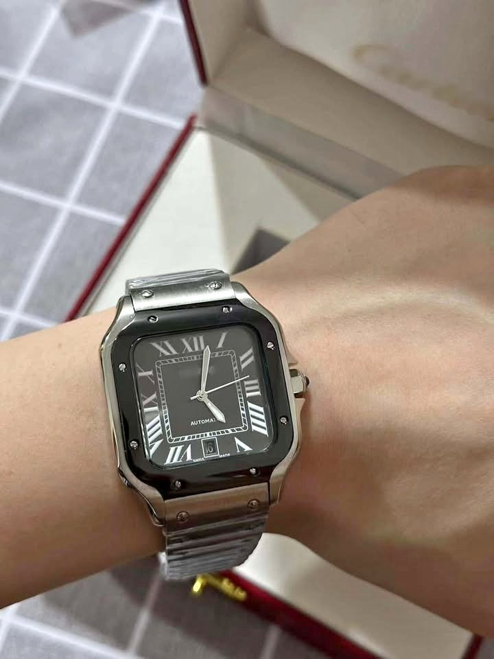 MONTRE CARRÉE DE LUXE