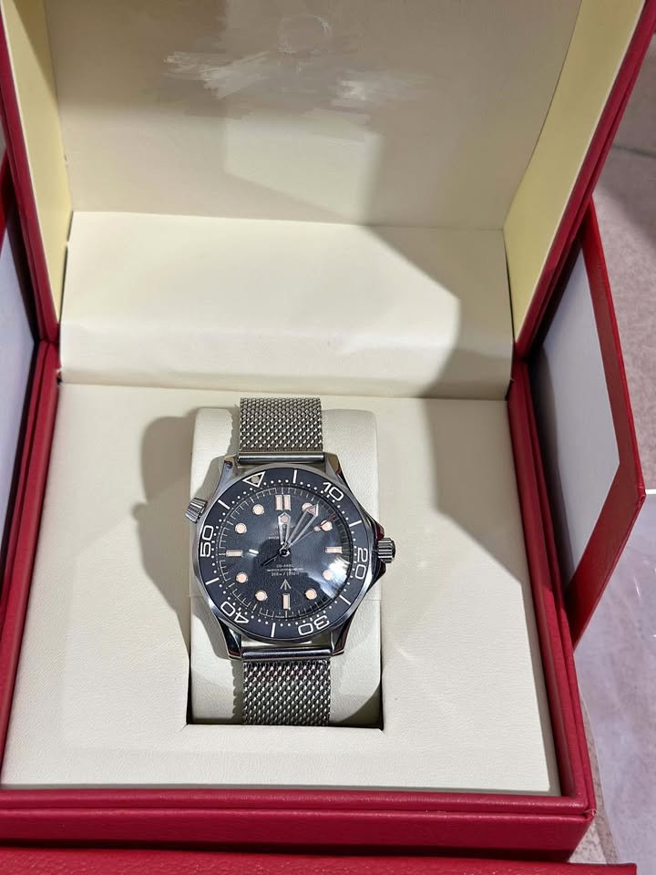 MONTRE DE LUXE À VENDRE