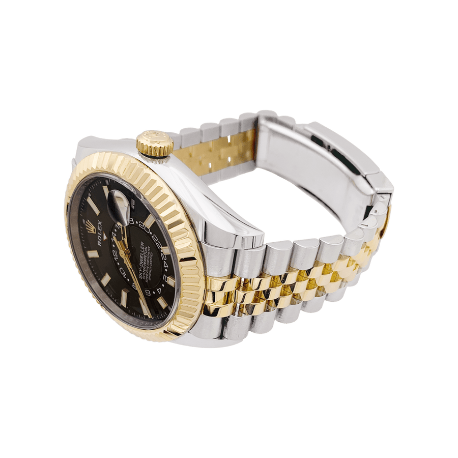 Montre Rolex Sky Dweller en acier et or jaune