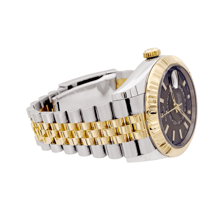 Montre Rolex Sky Dweller en acier et or jaune